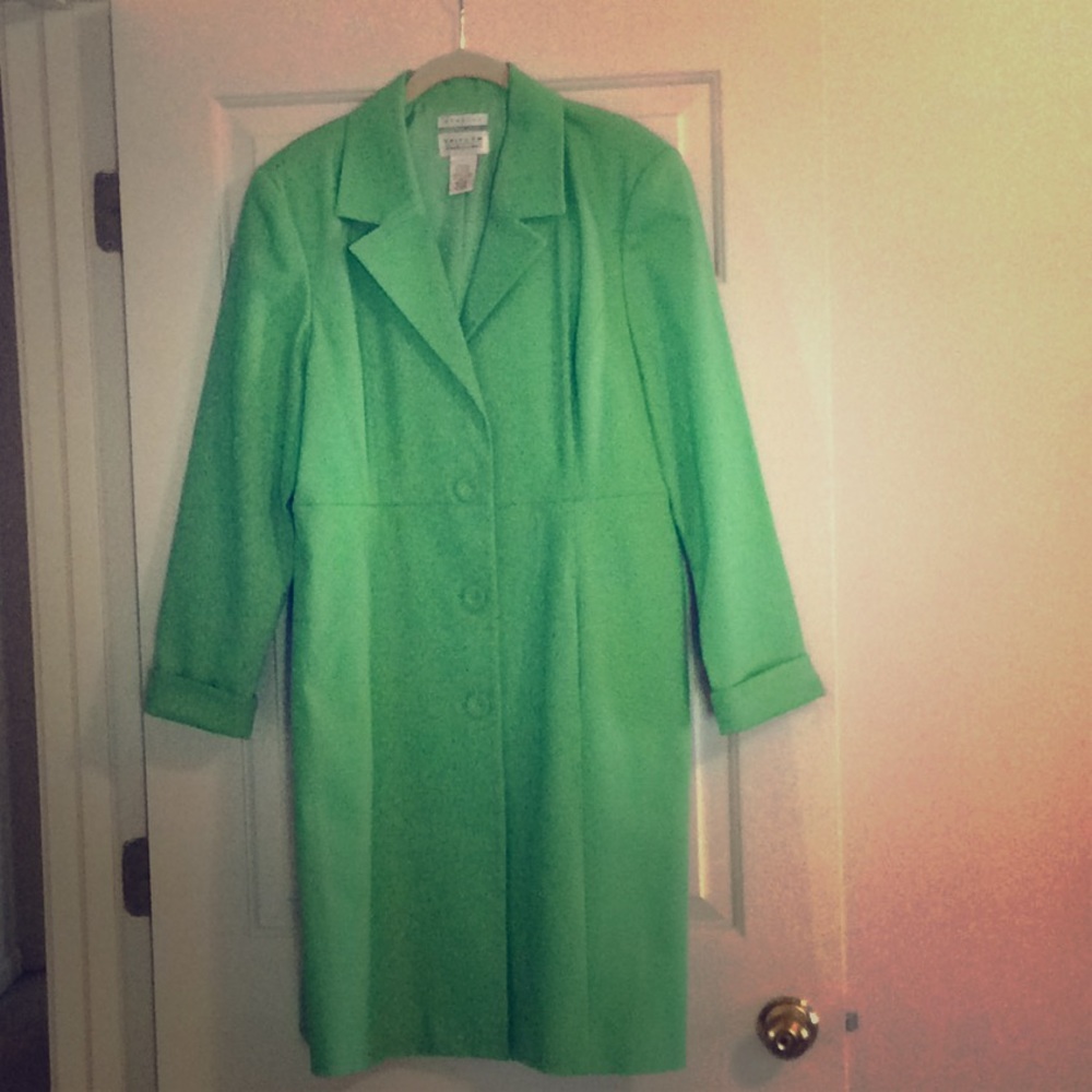 Lovely Green Coat! Like New! Large